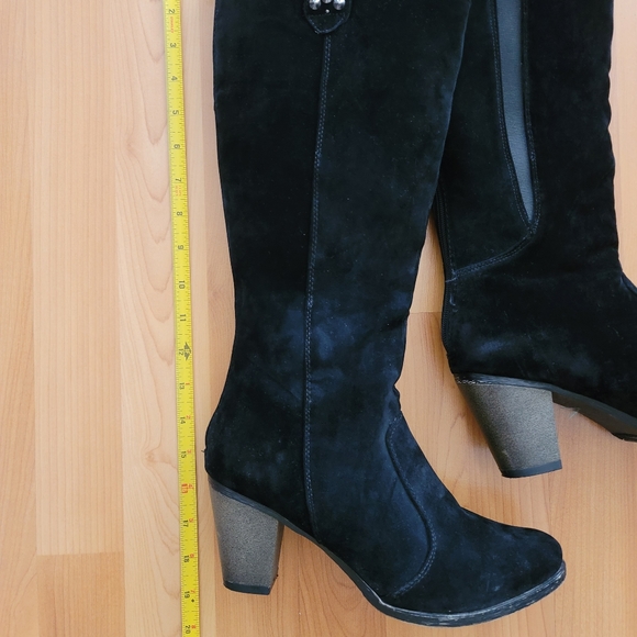Women's Sz 7.5 M Black Suede Look Material Mid calf Boots Fashion Heeled Pull on - Picture 12 of 12